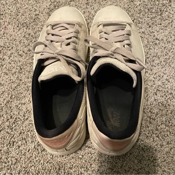 Sold - Picture 2 of 11